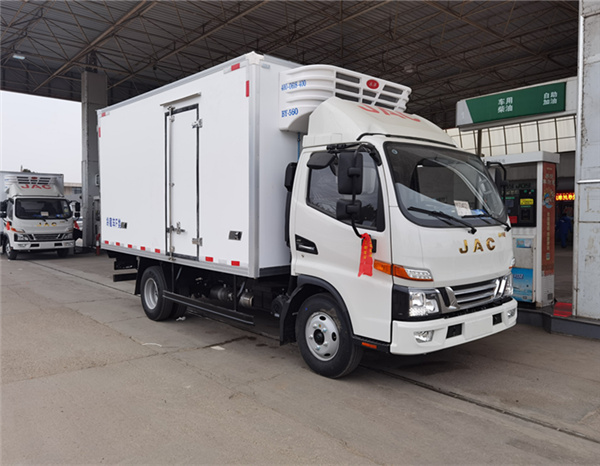 國(guó)六4.2米江淮帥鈴E冷藏車(chē)發車(chē)前往廣東惠州